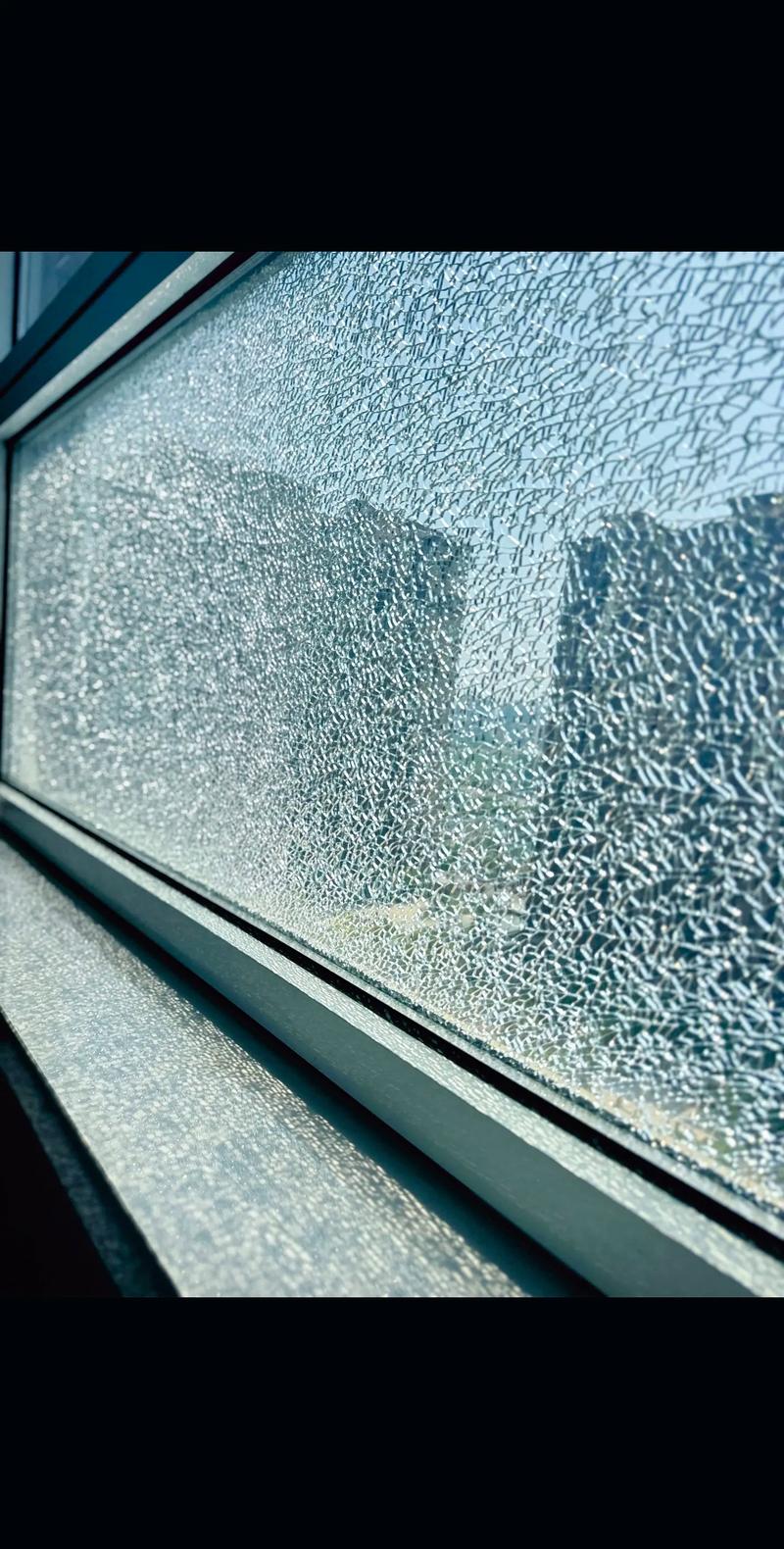 如何減少長沙鋼化玻璃自爆的風險？